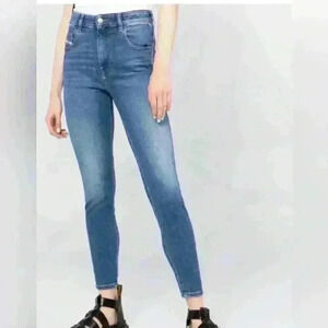 Diesel Women’s Slandy High Super Skinny High Waisted Jeans Size W25/L32